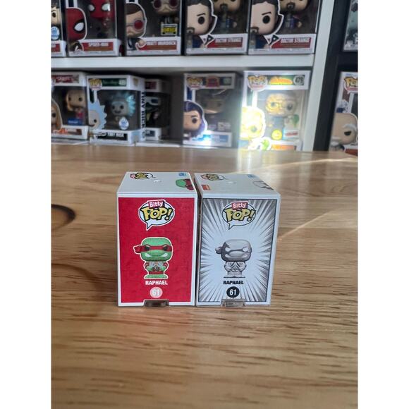 2 Raphael Funko Bitty Pops SDCC 4000 PIECE TMNT B&W Teenage Ninja Turtles TV - Picture 4 of 6